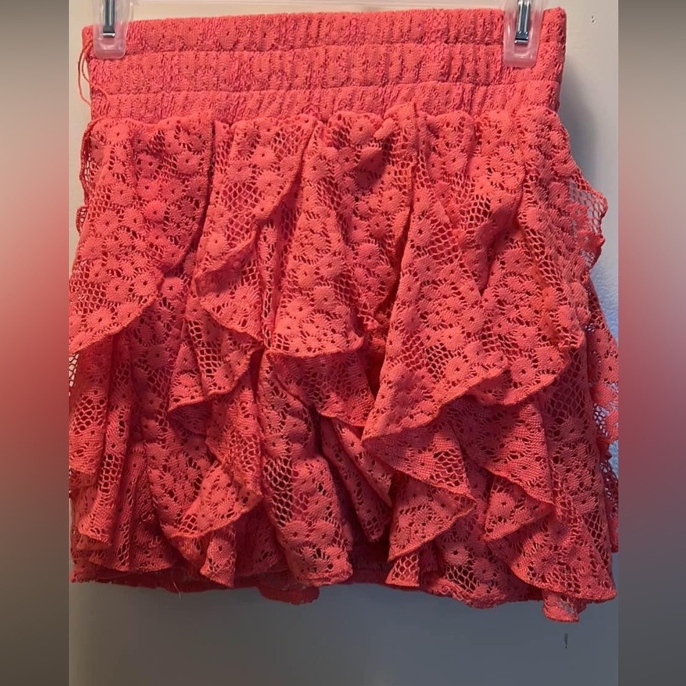 Ruffled Rue21 mini skirt 🌺 Price Dropped!